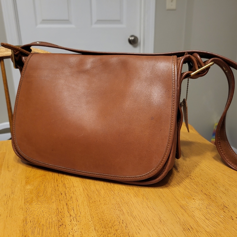 Vintage British Tan Coach Patricia's Legacy style 9951